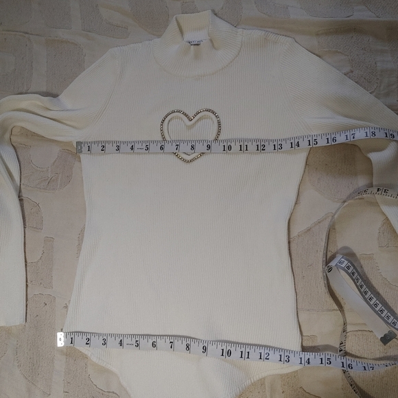 Guess Rhinestone Heart Cutout Ribbed Bodysuit Size M - Picture 11 of 12